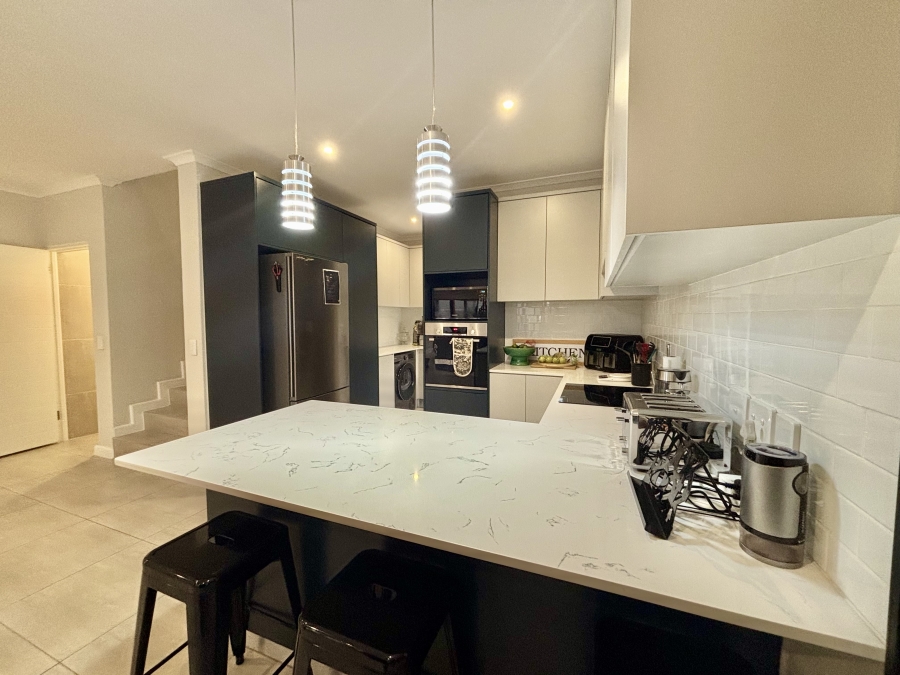 3 Bedroom Property for Sale in Sandown Western Cape